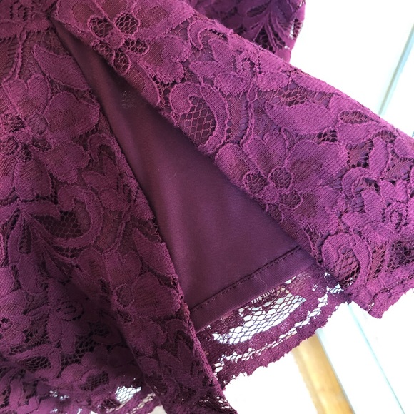 Express Burgundy Lace Overlay Pencil Skirt size 6 - Picture 7 of 7